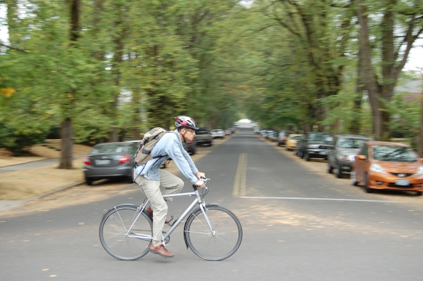 Blur_elms_neat_bike_0.jpg