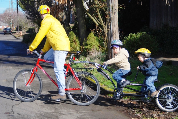 adult_children_trailabike_0.jpg